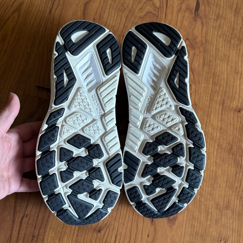 Hoka ARAHI 7 women’s Black Running Shoes size 10b - Picture 9 of 10